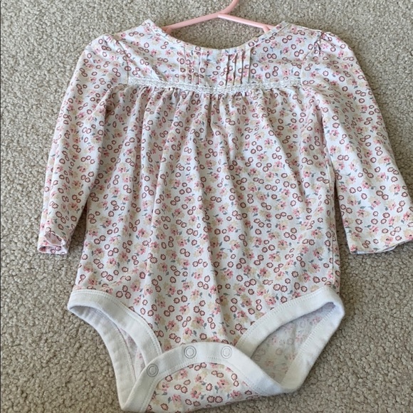 Osh kosh b gosh 18 month long sleeve onesie